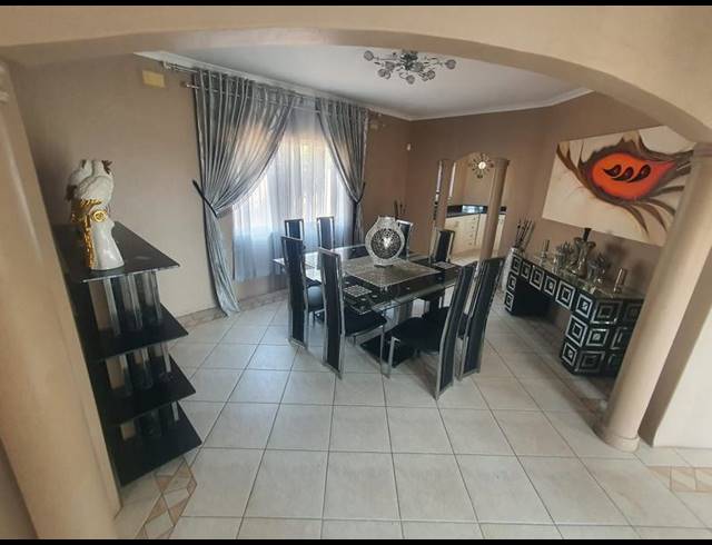 4 BEDROOM HOUSE FOR SALE IN UMHLANGA CENTRAL